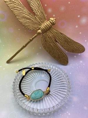 Bracelet cordon en amazonite et sa libellule – bijou de paix intérieure et d’expression signé LiluBelle