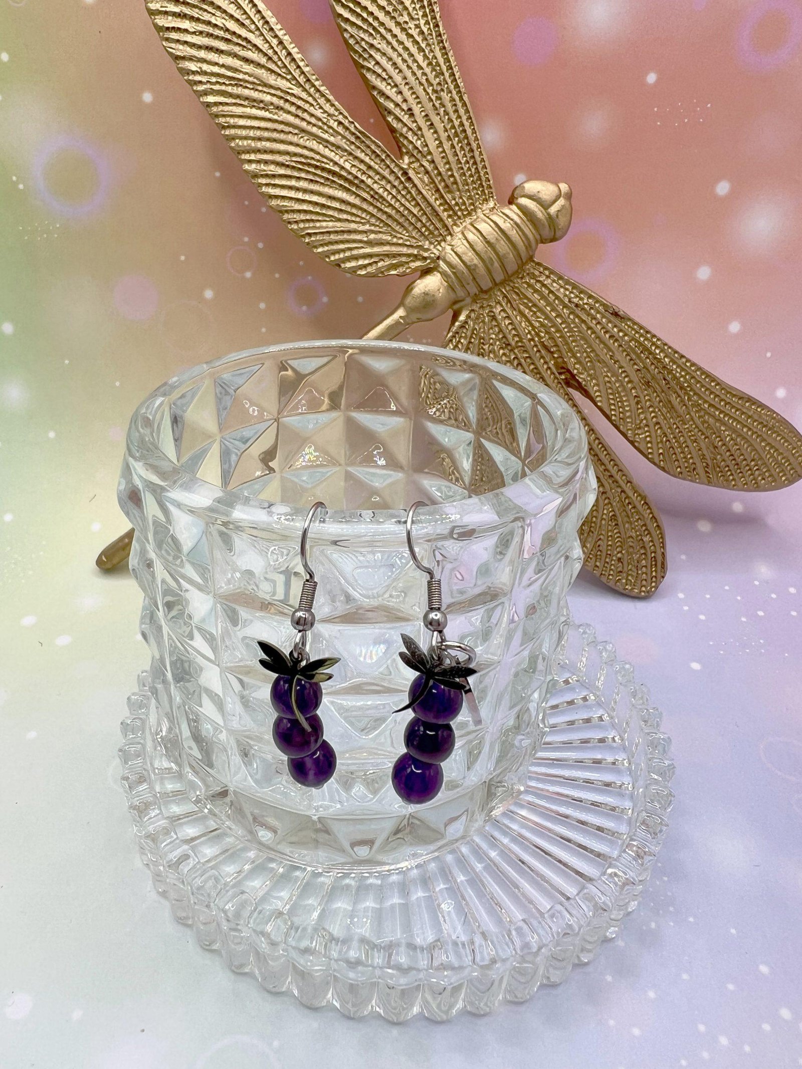 Boucles d’oreilles en améthyste naturelle avec pampille libellule argentée – bijou de sérénité et d’équilibre signé LiluBelle