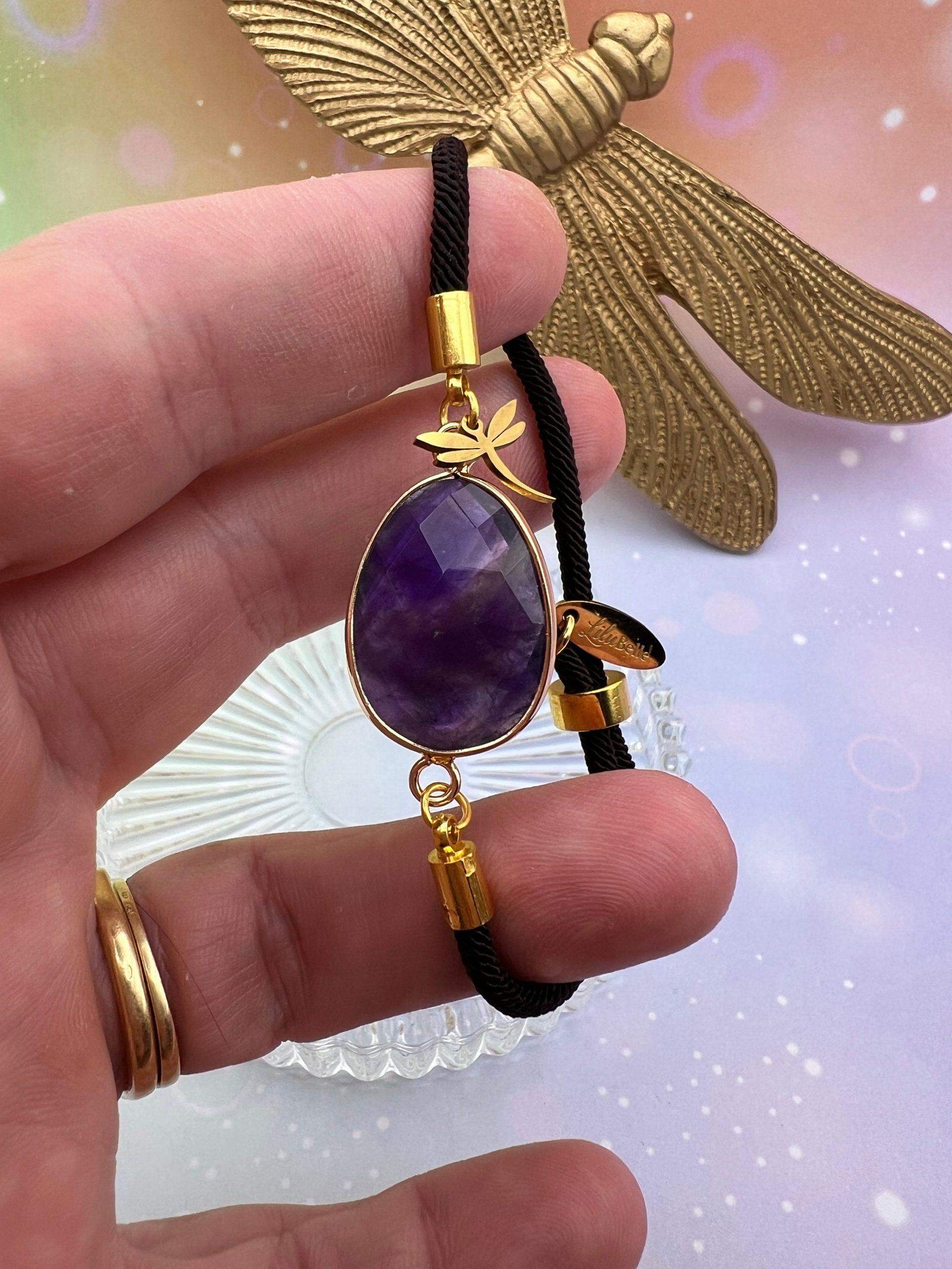 Bracelet améthyste porté – bijou apaisant pour la sérénité et la clarté intérieure