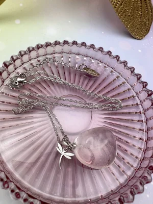 Collier pendentif en cristal de roche naturel – symbole de lumière, clarté et énergie universelle – création LiluBelle