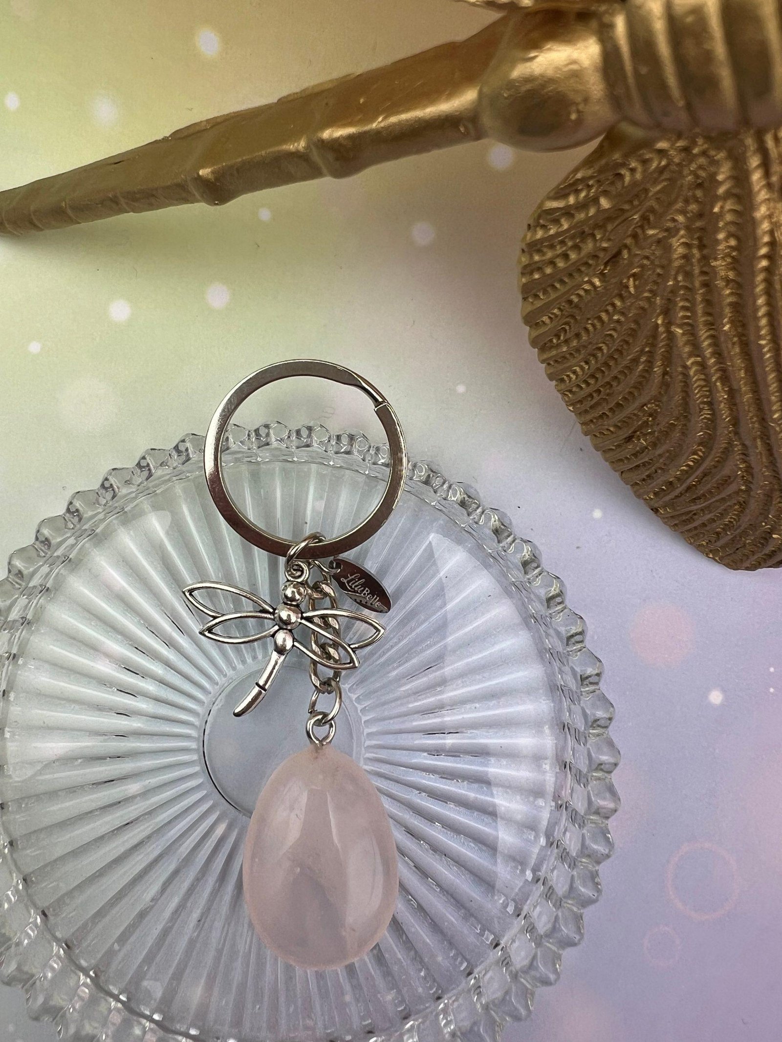 Porte-clés avec pierre naturelle de quartz rose et libellule argentée, bijou d’amour et de sérénité