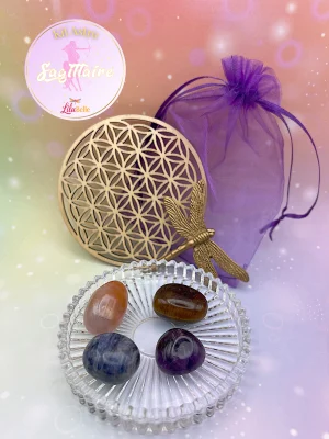 Composition du kit astro Sagittaire avec pierres, fleur de vie et pochon violet.