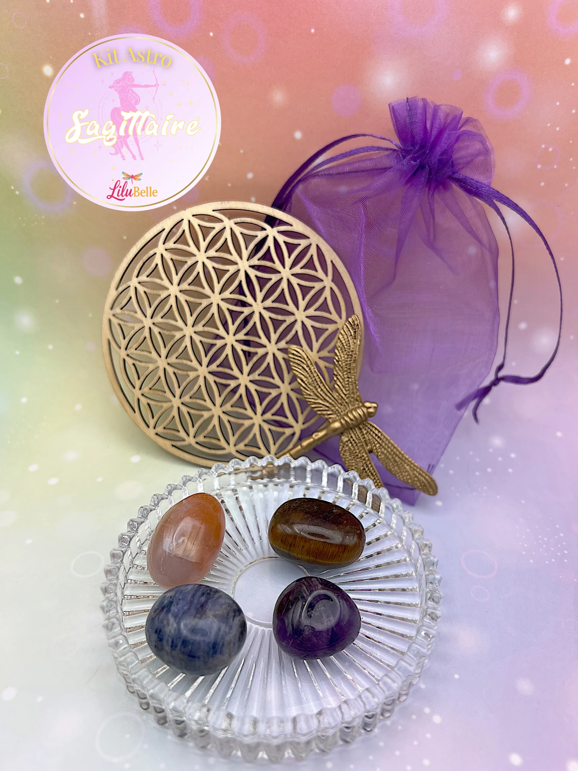 Composition du kit astro Sagittaire avec pierres, fleur de vie et pochon violet.